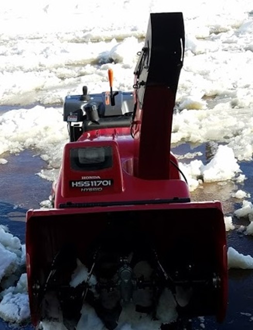 雪山や雪かきで使うスコップに雪がつかないようにするスプレーを使ってみた - 日帰り登山部